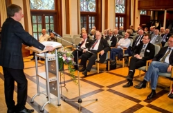 100 Jaehriges Vereinsjubilaeum   Festakt Im Rathaussaal   Bild 30.webp